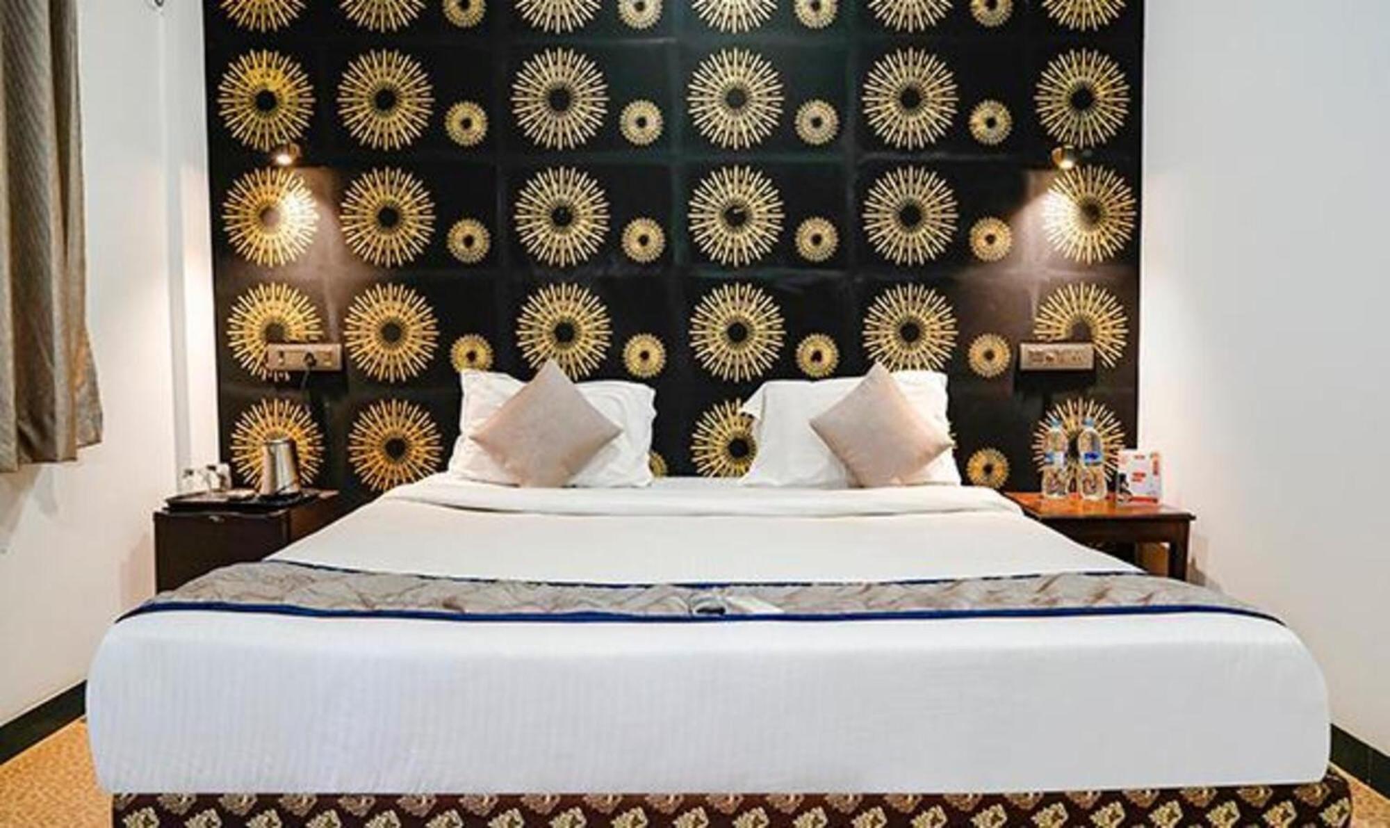 Hotel Fabexpress Paroza 3*