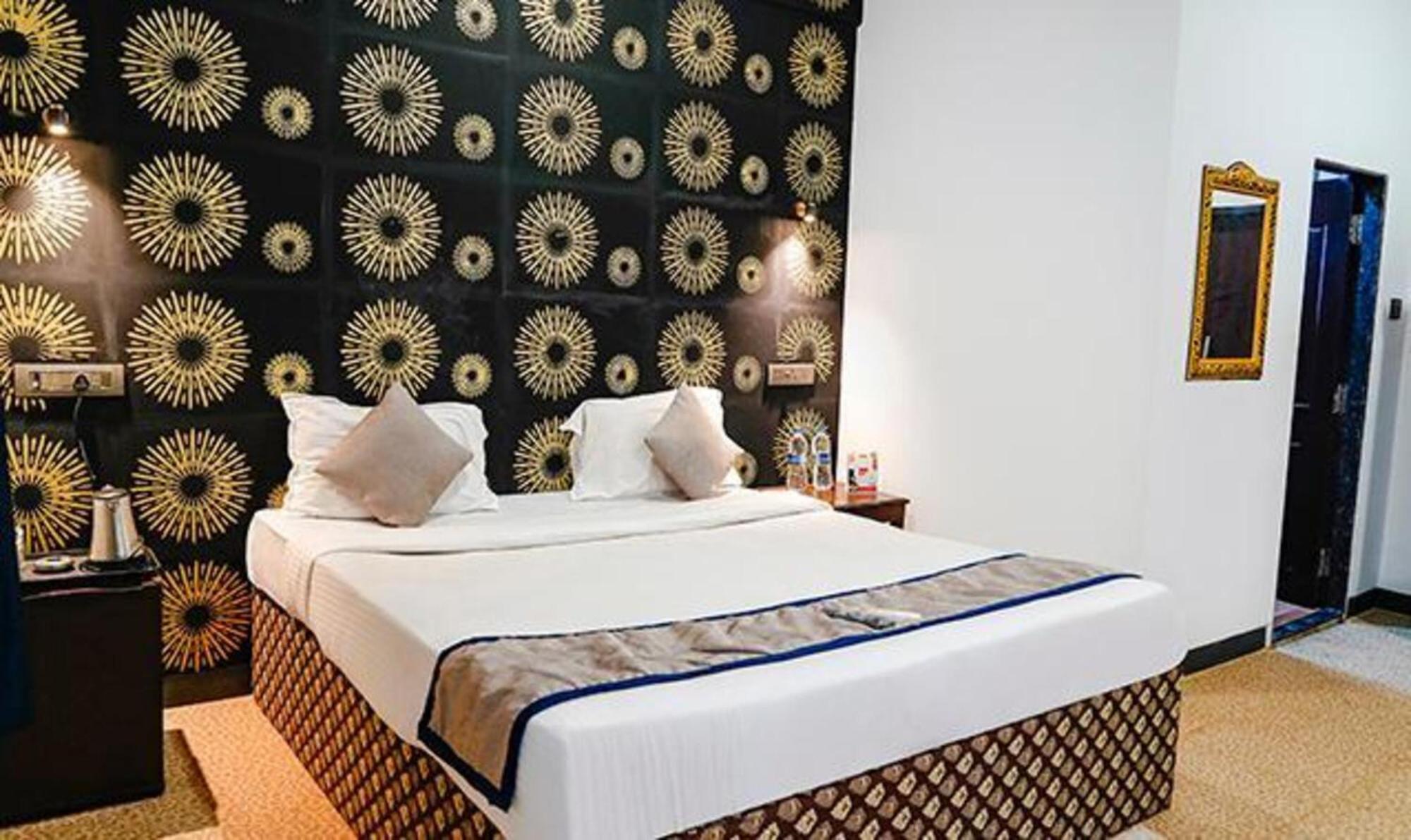 Hotel Fabexpress Paroza
