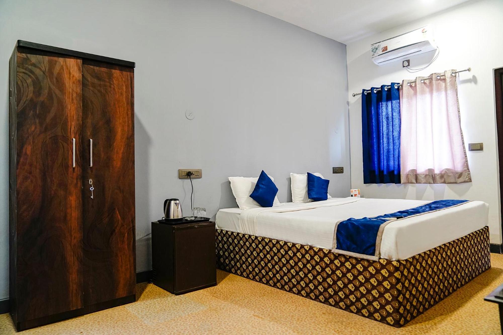 Hotel Fabexpress Paroza